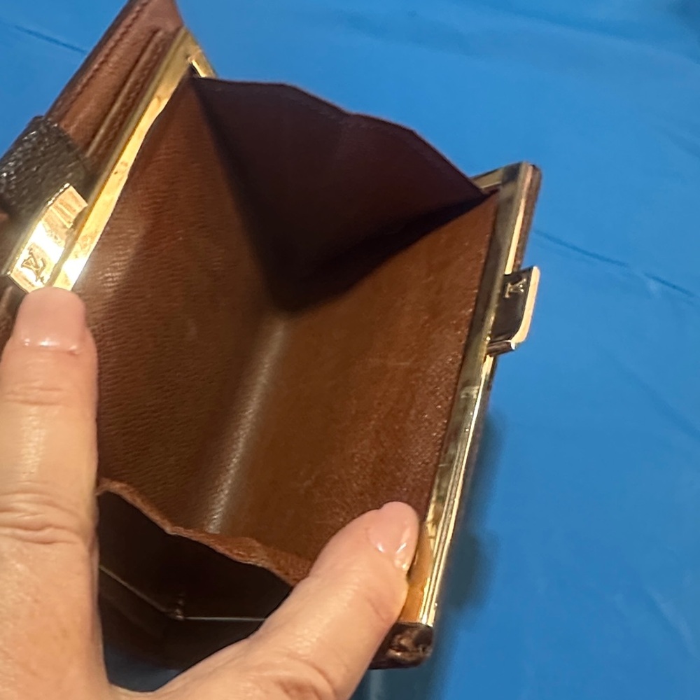 Louis Vuitton Monogram  Wallet  Brown with Gold KISS Lock - Picture 6 of 12